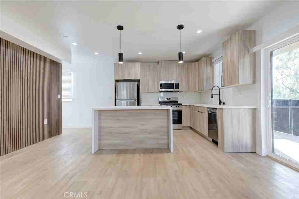 5648 Cartwright Ave - Photo 5 of 39