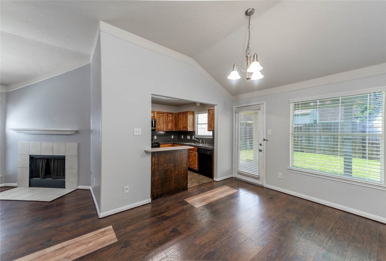 1915 Lingard Park Ct - Photo 4 of 20