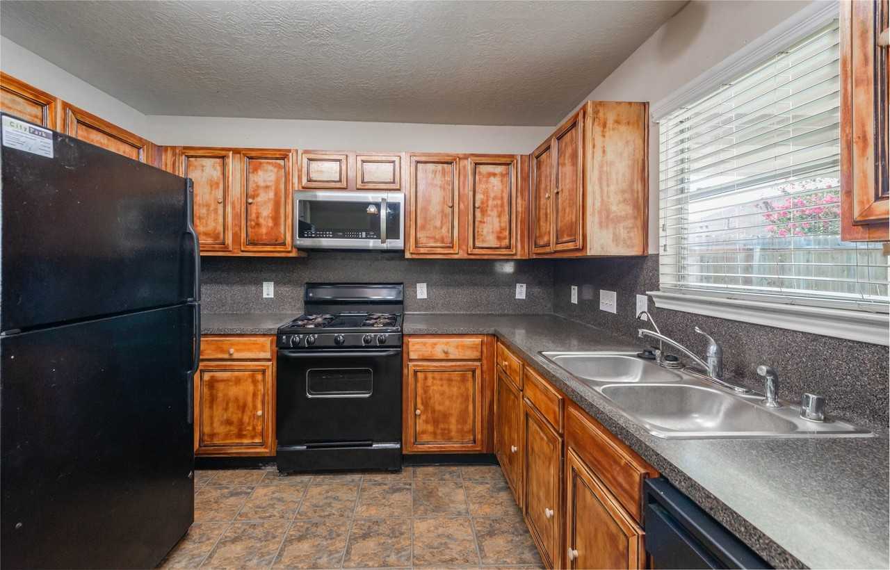 1915 Lingard Park Ct - Photo 6 of 20