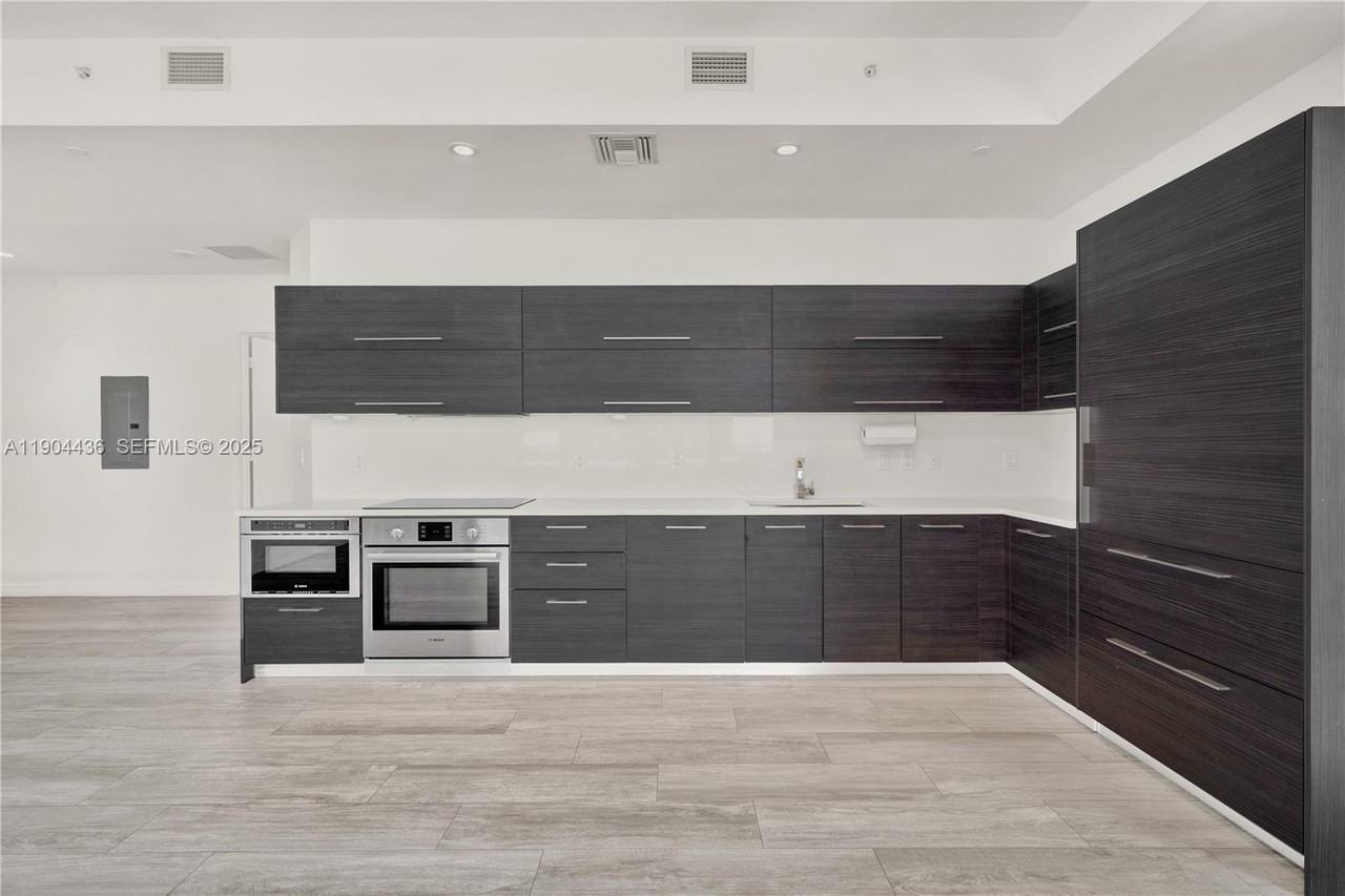 SW 10th St & S Miami Ave - Photo 5 of 26