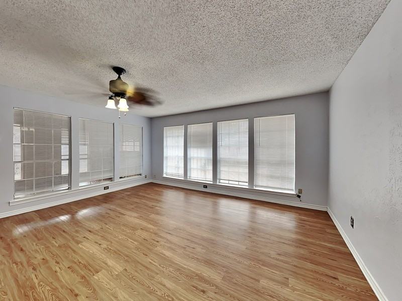 7105 Rolling Fork Dr - Photo 6 of 20