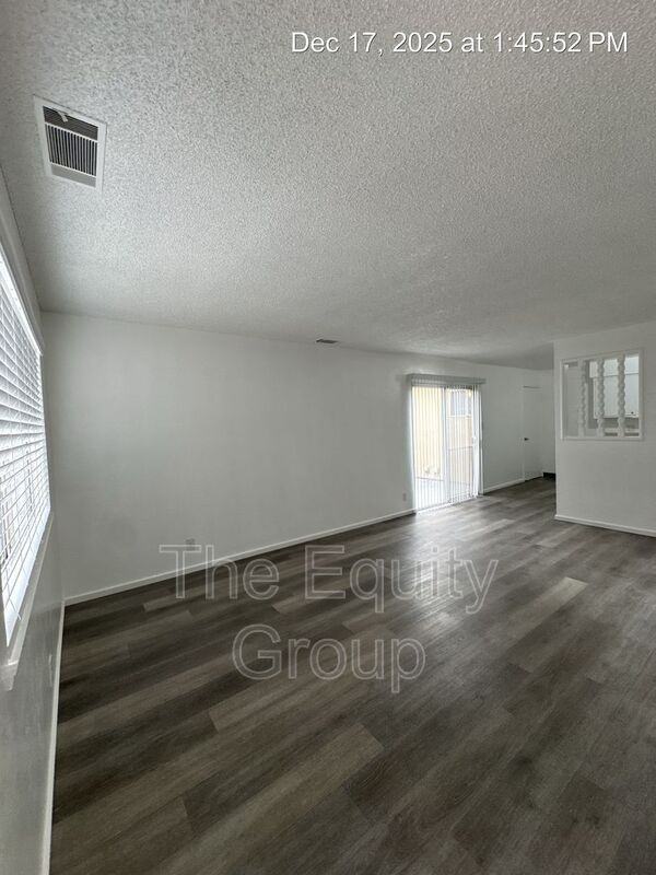 2726 S Sallee Ct - Photo 2 of 18