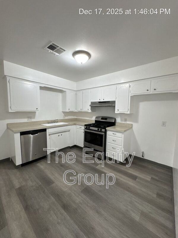 2726 S Sallee Ct - Photo 5 of 18