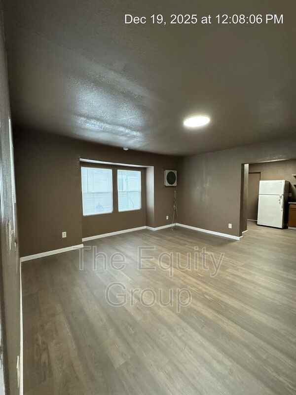 435 N Redington St - Photo 6 of 11