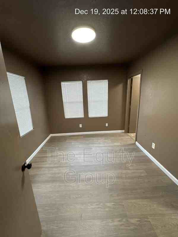 435 N Redington St - Photo 7 of 11