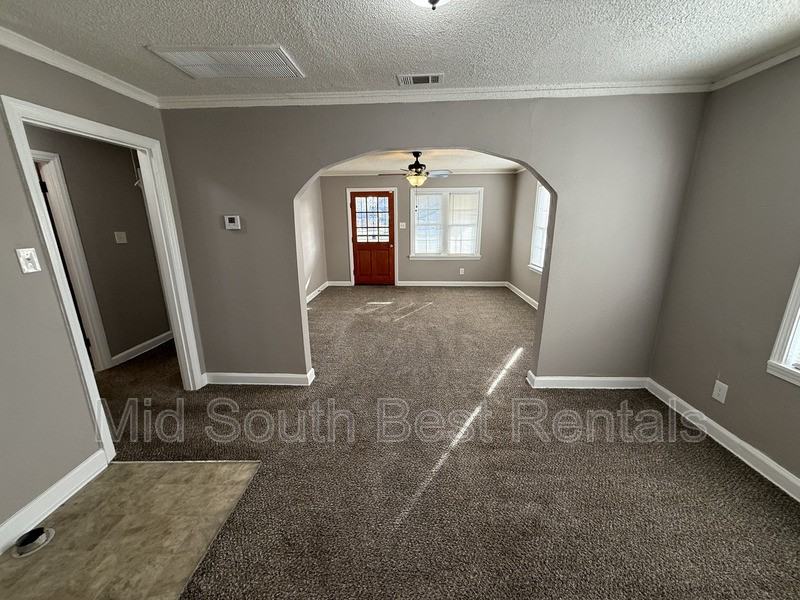 2654 Park Ave - Photo 2 of 15