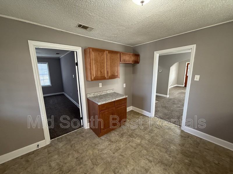 2654 Park Ave - Photo 5 of 15