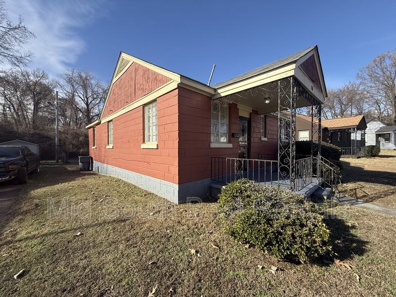 1561 W Dianne Cir - Photo 2 of 14