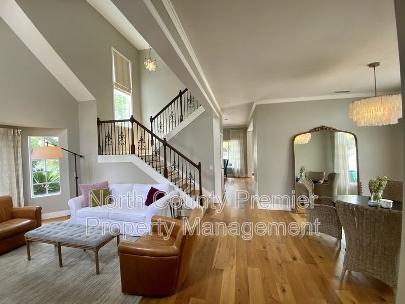 2767 Southampton Rd - Photo 5 of 22