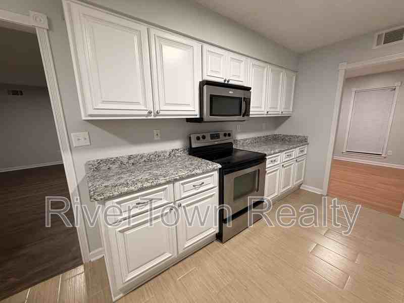 2974 Crowell St - Photo 2 of 22
