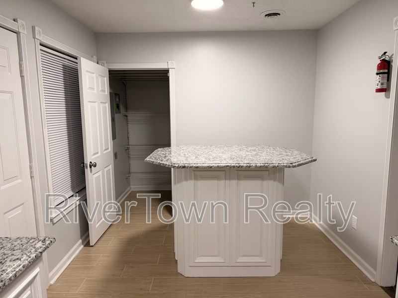 2974 Crowell St - Photo 4 of 22