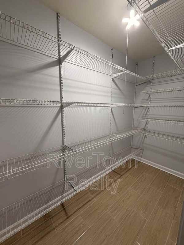 2974 Crowell St - Photo 5 of 22