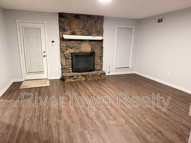 2974 Crowell St - Photo 7 of 22