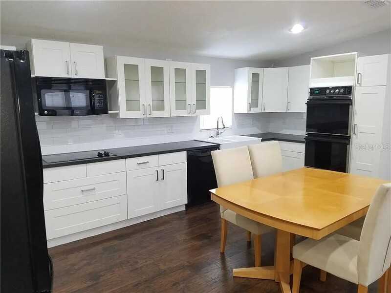 990 E Bay St - Photo 4 of 18