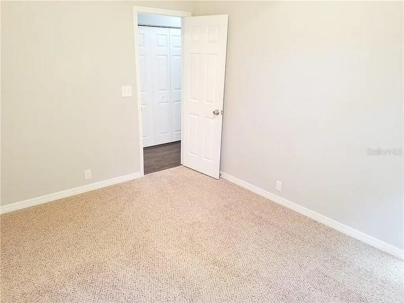 990 E Bay St - Photo 6 of 18