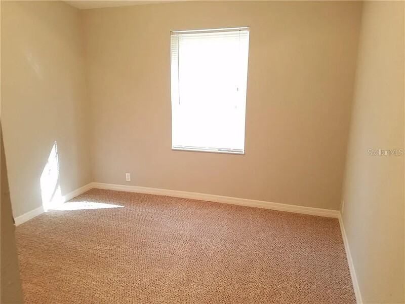 990 E Bay St - Photo 7 of 18