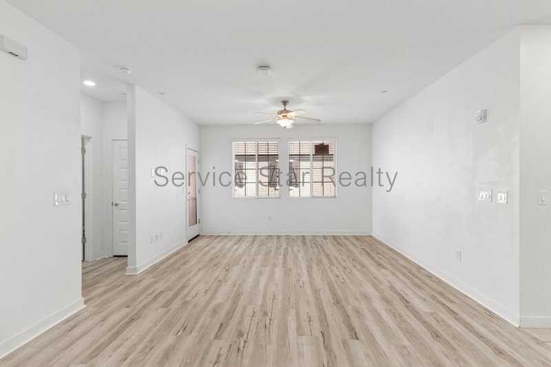 2740 S Equestrian Dr #101 - Photo 4 of 28