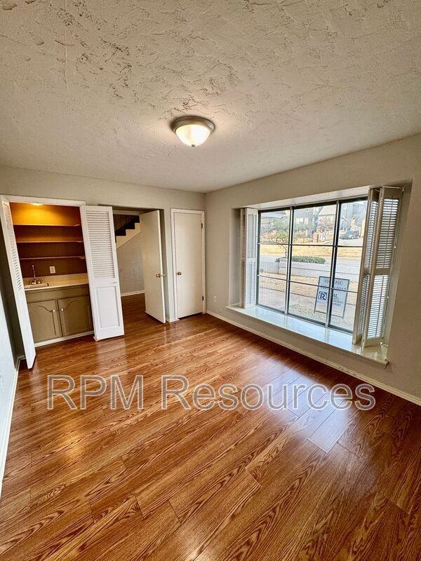 11407 N May Ave - Photo 6 of 27