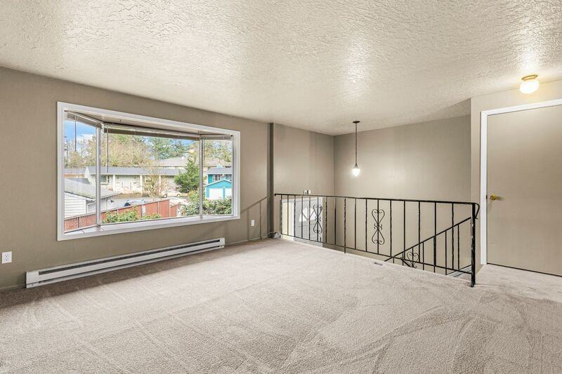 201 Se 176th Pl - Photo 4 of 18