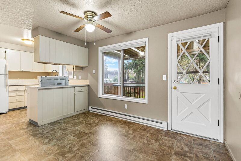 201 Se 176th Pl - Photo 7 of 18