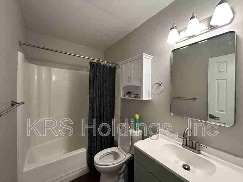 1701 Lafayette Blvd #B - Photo 4 of 7