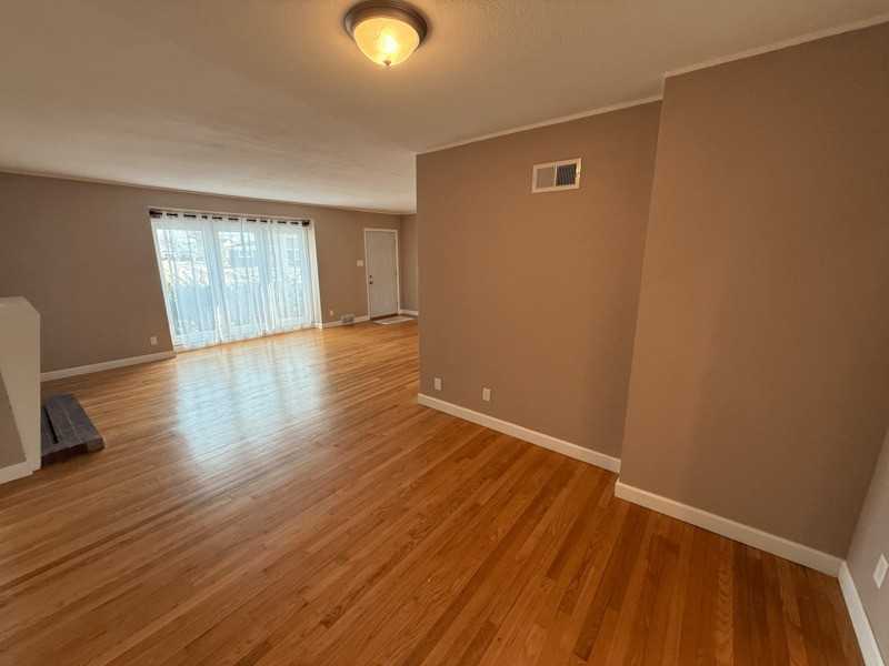 4300 E Ave Ne - Photo 6 of 39