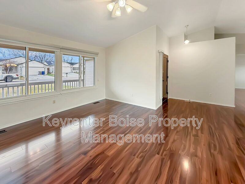 2807 Mink Pl - Photo 3 of 15