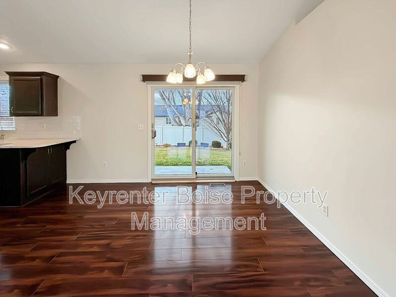 2807 Mink Pl - Photo 4 of 15