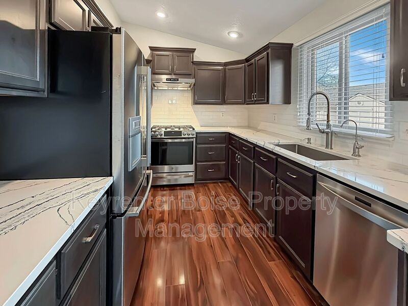 2807 Mink Pl - Photo 6 of 15