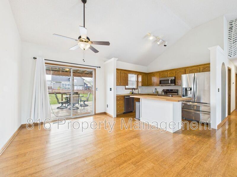 1305 Aspen Dr - Photo 6 of 21