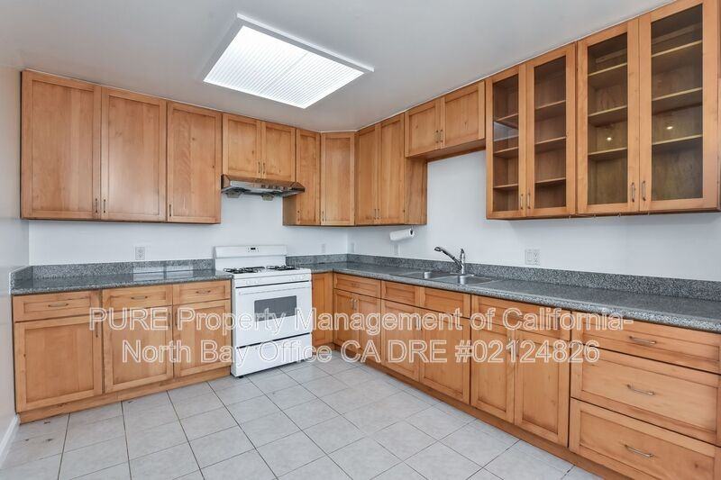 1910 32nd Ave - Photo 5 of 17