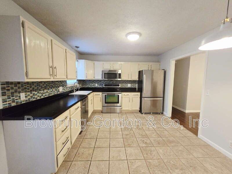 243 Ash Grove Dr - Photo 3 of 17