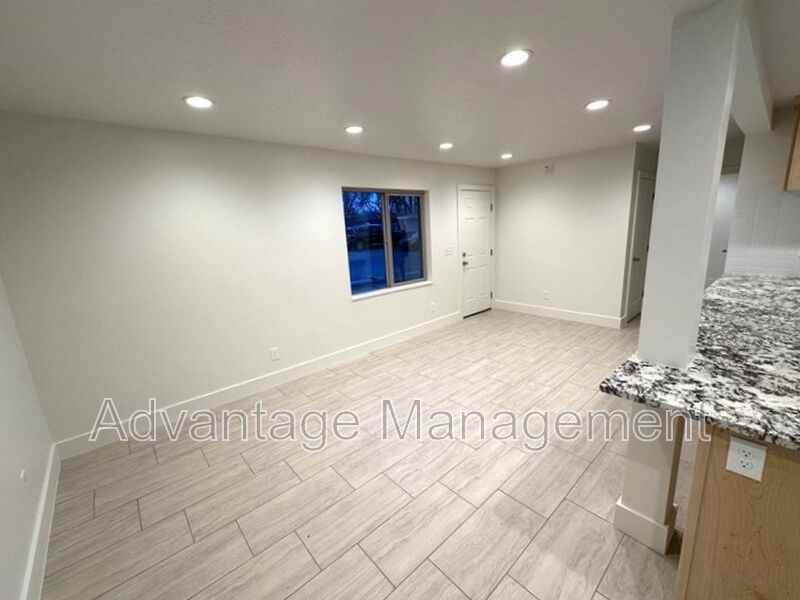 469 Elm St - Photo 7 of 11