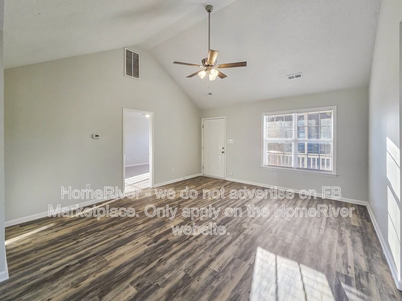 627 White Oak Ln - Photo 4 of 22