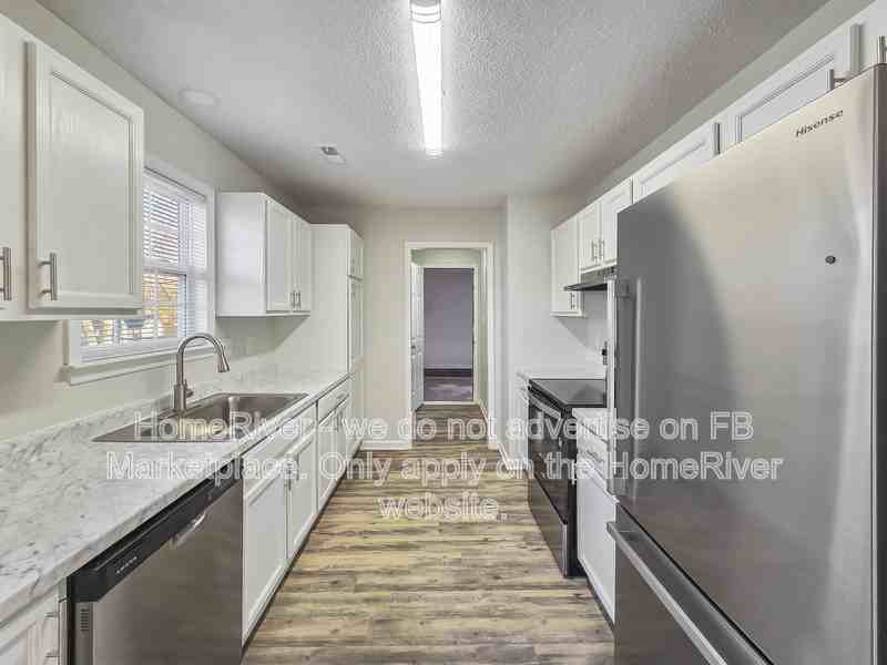 627 White Oak Ln - Photo 7 of 22