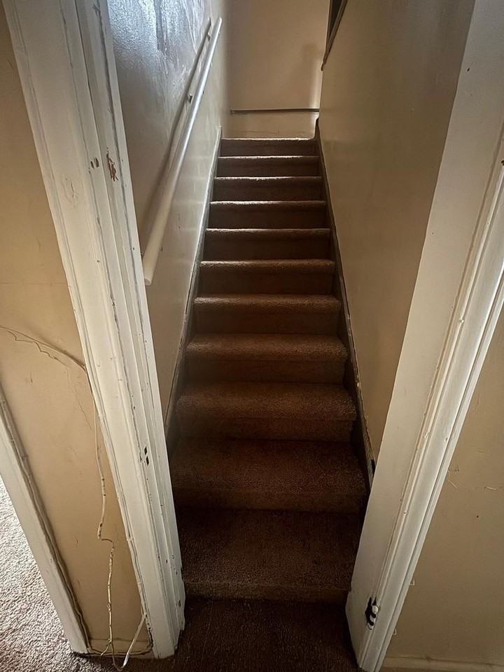 8904 Sussex St - Photo 6 of 10