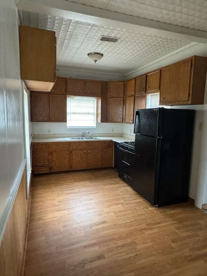 510 W Bilbo St - Photo 3 of 13