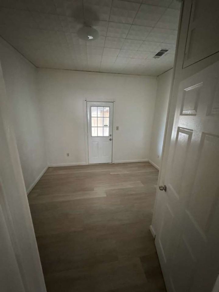 510 W Bilbo St - Photo 7 of 13