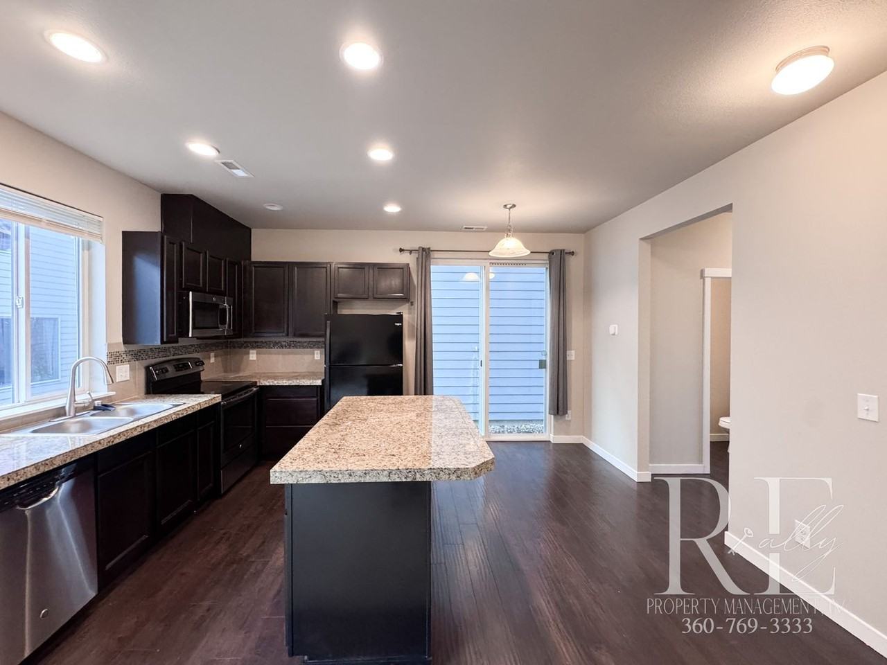 1564 Ne Odessa Way - Photo 7 of 23