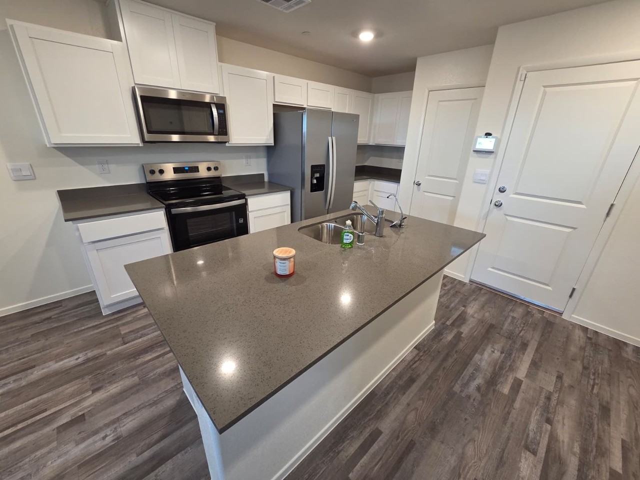 9436 Emerald Mesa St - Photo 6 of 18