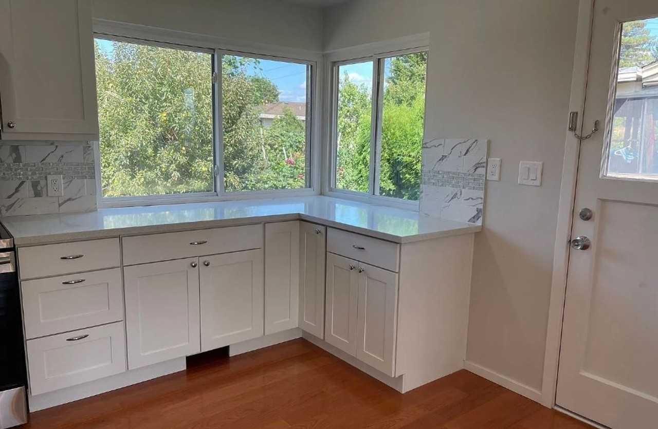 3524 S Austin St - Photo 3 of 18