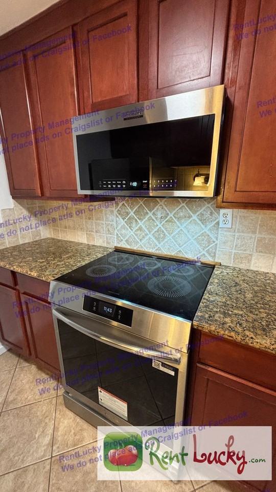 1420 Nw 63rd St - Photo 6 of 29