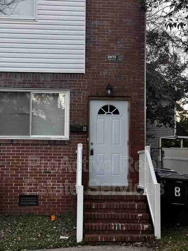3875 Wake Cir - Photo 2 of 21