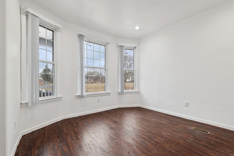 1478 Helen St - Photo 3 of 22