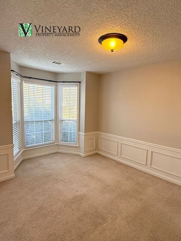 593 Lullingstone Dr Se - Photo 4 of 26