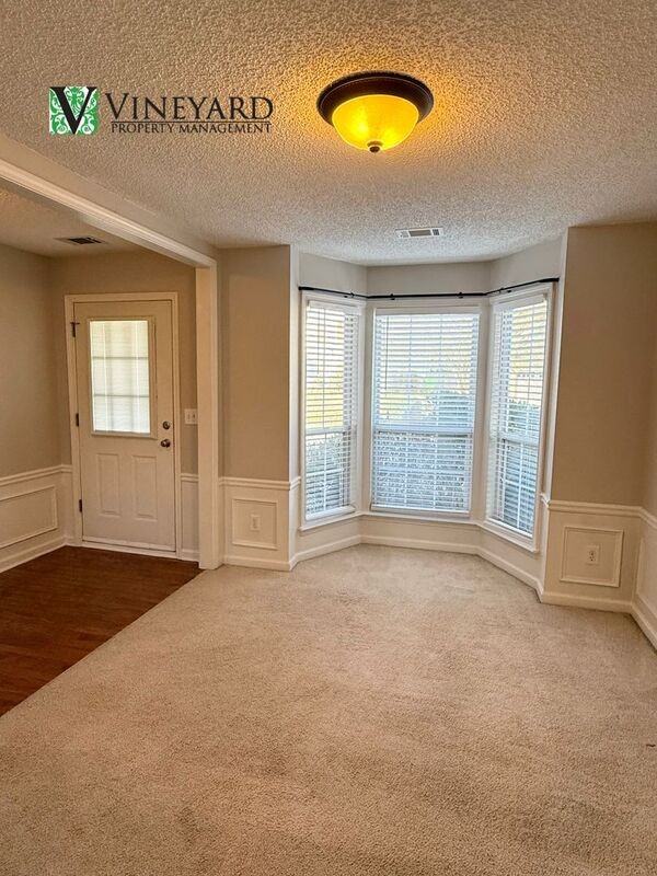 593 Lullingstone Dr Se - Photo 5 of 26