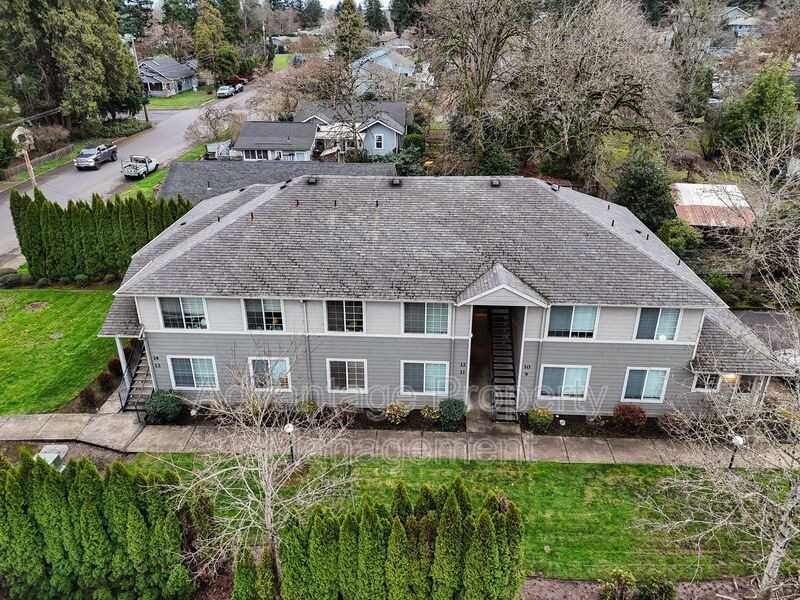 739 Jackson St W #11 - Photo 3 of 33