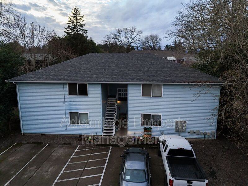 240 Monmouth Ave S #2 - Photo 3 of 23