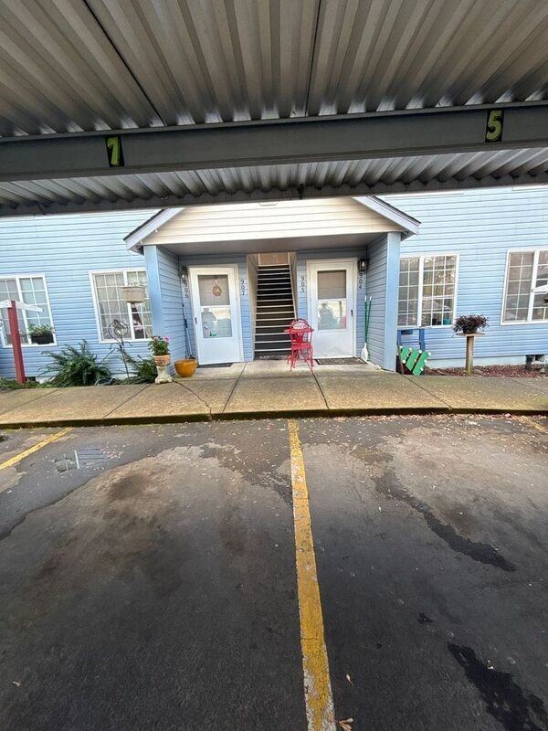 907 Bryan Ct - Photo 2 of 18