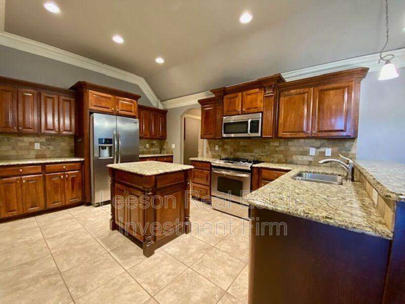 703 Fox Den - Photo 5 of 15